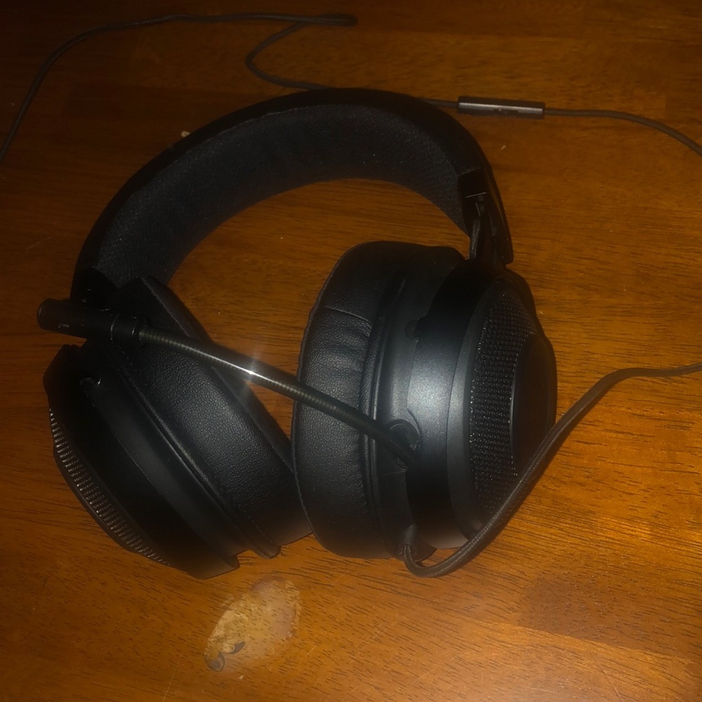 Razed kraken gaming headphones